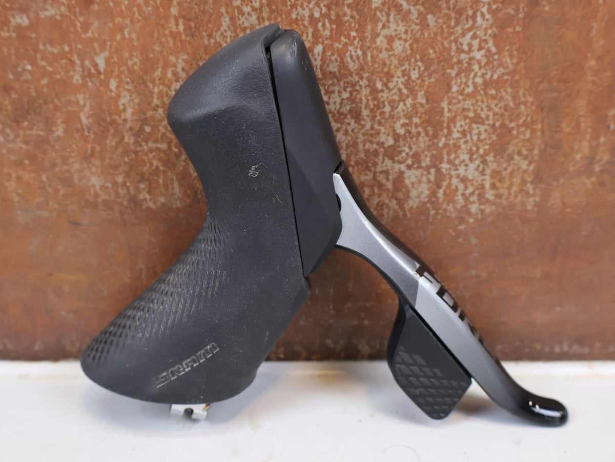 Brems-/ Schalthebel von Sram, SRAM Force eTap AXS D1 Scheibenbremsenset Flatmount vor USEDBIKES-OB.DE Hintergrund