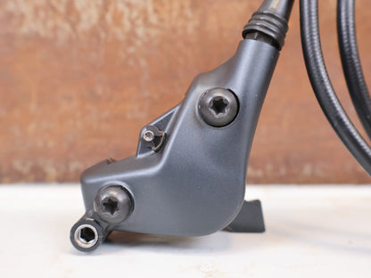 Brems-/ Schalthebel von Sram, SRAM Force eTap AXS D1 Scheibenbremsenset Flatmount vor USEDBIKES-OB.DE Hintergrund