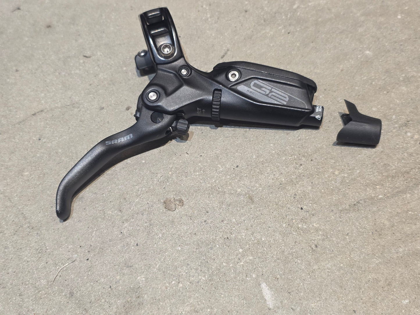 Bremse von Sram, SRAM G2 RSC 4 - KOLBEN BREMSE VORNE & HINTEN vor USEDBIKES - OB.DE Hintergrund