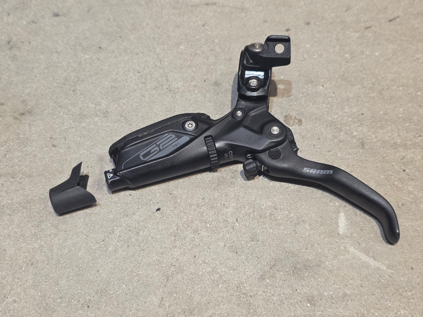 Bremse von Sram, SRAM G2 RSC 4 - KOLBEN BREMSE VORNE & HINTEN vor USEDBIKES - OB.DE Hintergrund