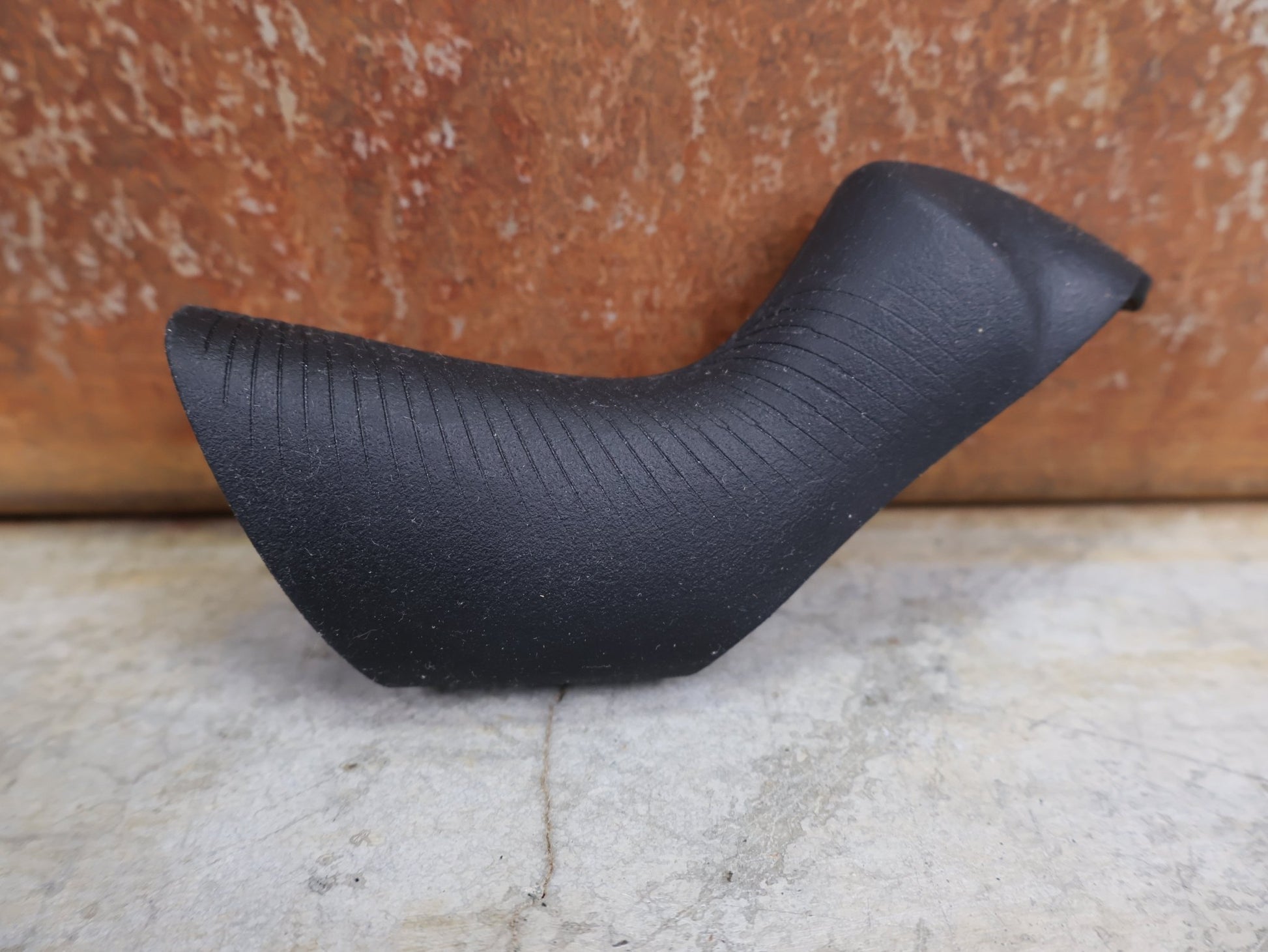 Zubehör von Sram, SRAM GRIFFGUMMI / HOODS FÜR RED & FORCE eTap AXS HRD – EINZELN (LINKS ODER RECHTS) vor USEDBIKES - OB.DE Hintergrund