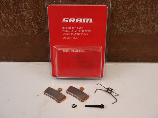 Zubehör von Sram, SRAM GUIDE G2 TRAIL BREMSBELÄGE GESINTERT STAHL vor USEDBIKES-OB.DE Hintergrund