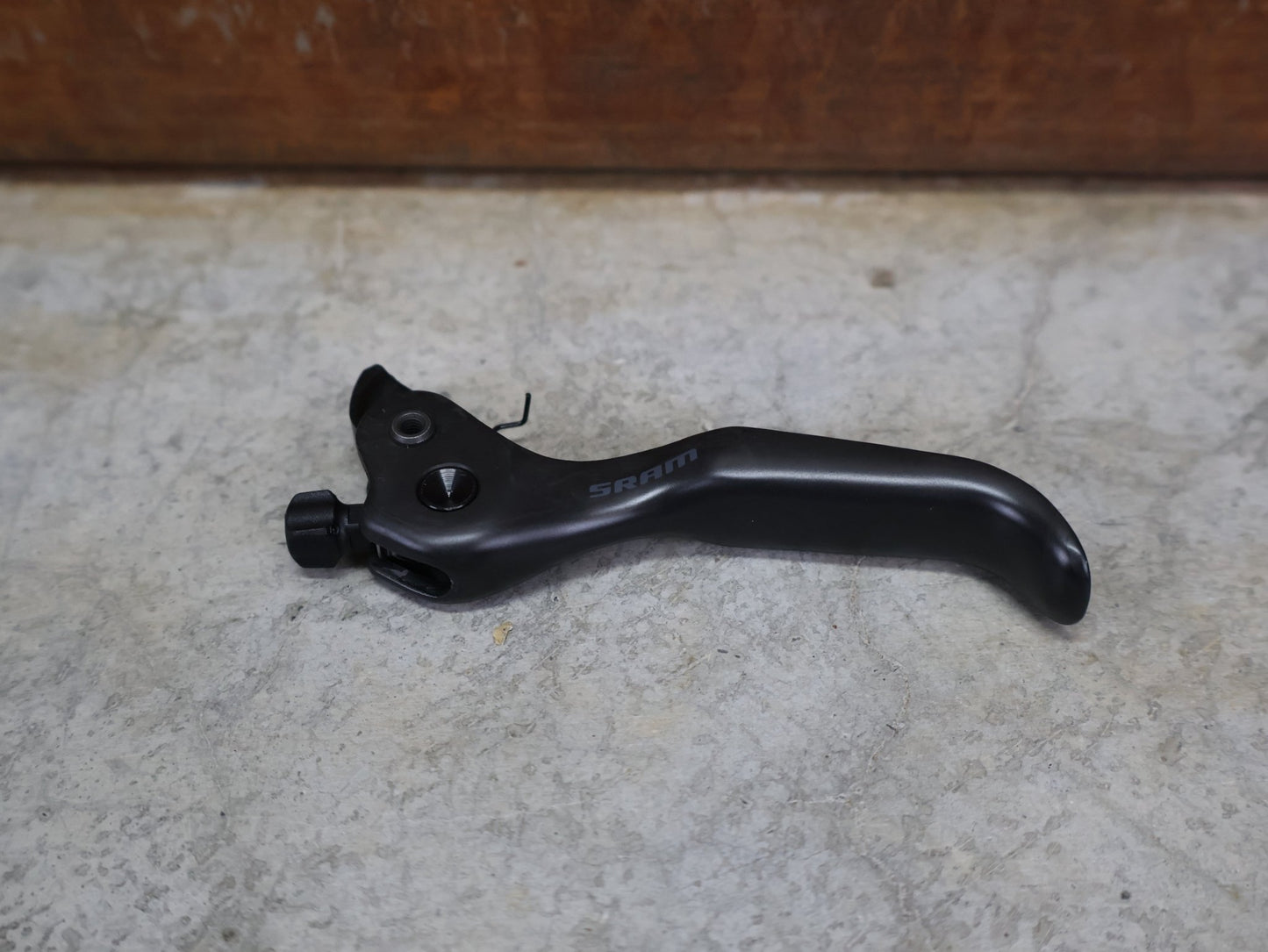 Zubehör von Sram, SRAM GUIDE ULTIMATE BREMSHEBEL CARBON A1 / V2 – ORIGINAL ERSATZHEBEL (11.5018.003.015) vor USEDBIKES - OB.DE Hintergrund