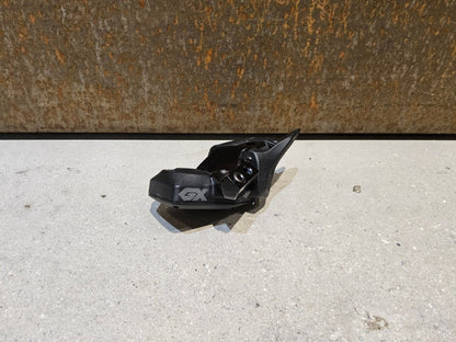 Schaltungsteile von Sram, SRAM GX EAGLE AXS CONTROLLER SCHALTHEBEL 12 FACH / ROCKER PADDLE vor USEDBIKES - OB.DE Hintergrund