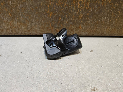 Schaltungsteile von Sram, SRAM GX EAGLE AXS CONTROLLER SCHALTHEBEL 12 FACH vor USEDBIKES - OB.DE Hintergrund