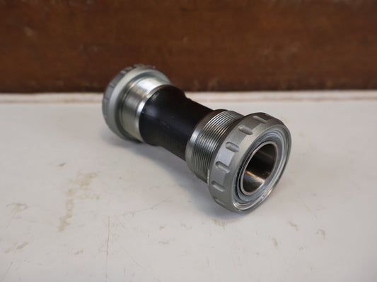 Innenlager von Sram, SRAM GXP TEAM BSA INNENLAGER KERAMIK STEEL 68 / 73MM vor USEDBIKES-OB.DE Hintergrund
