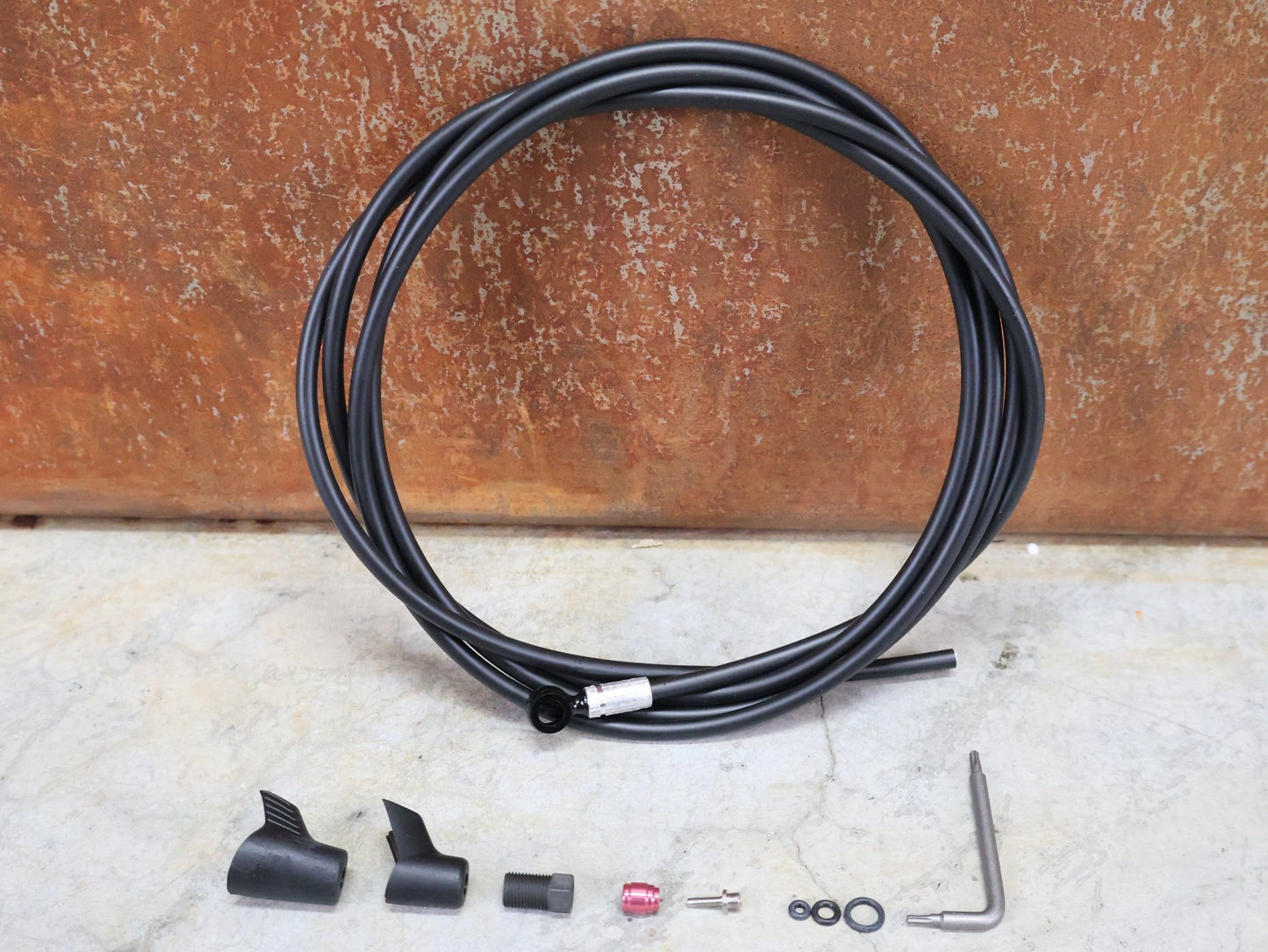 Zubehör von Sram, SRAM HYDRAULIKLEITUNG SET BANJO FÜR CODE R / RSC LEVEL TM / ULTIMATE vor USEDBIKES - OB.DE Hintergrund