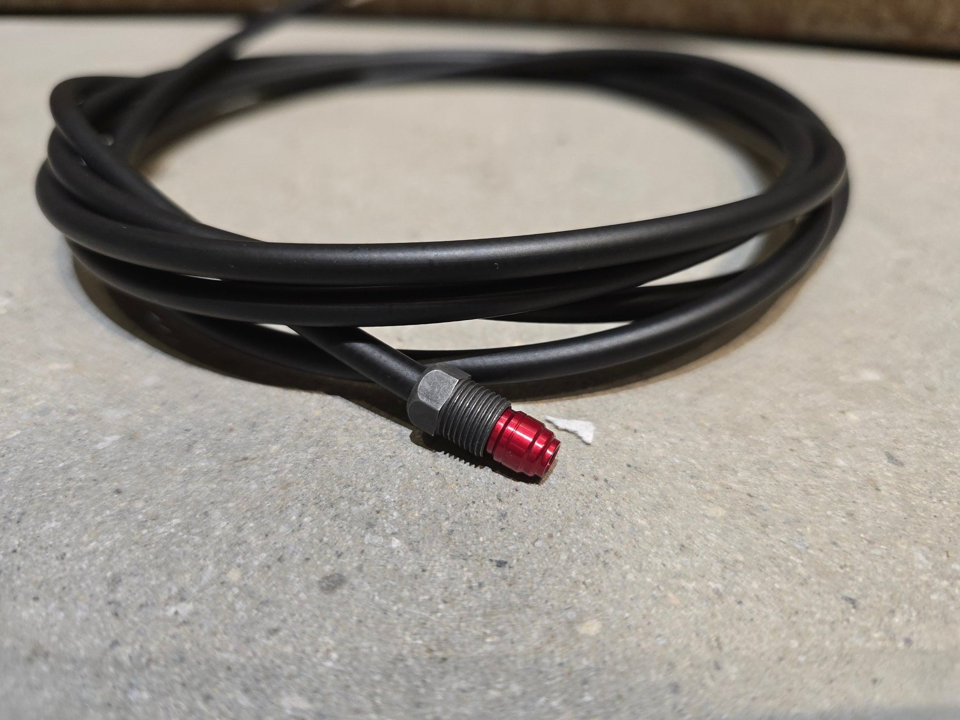 Zubehör von Sram, SRAM HYDRAULIKLEITUNG SRAM RED / FORCE / ETAP / AXS vor USEDBIKES - OB.DE Hintergrund