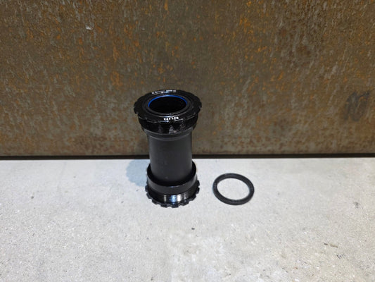 Innenlager von Sram, SRAM INNENLAGER DUB T47 / 85.5MM in variant_title vor USEDBIKES - OB.DE Hintergrund