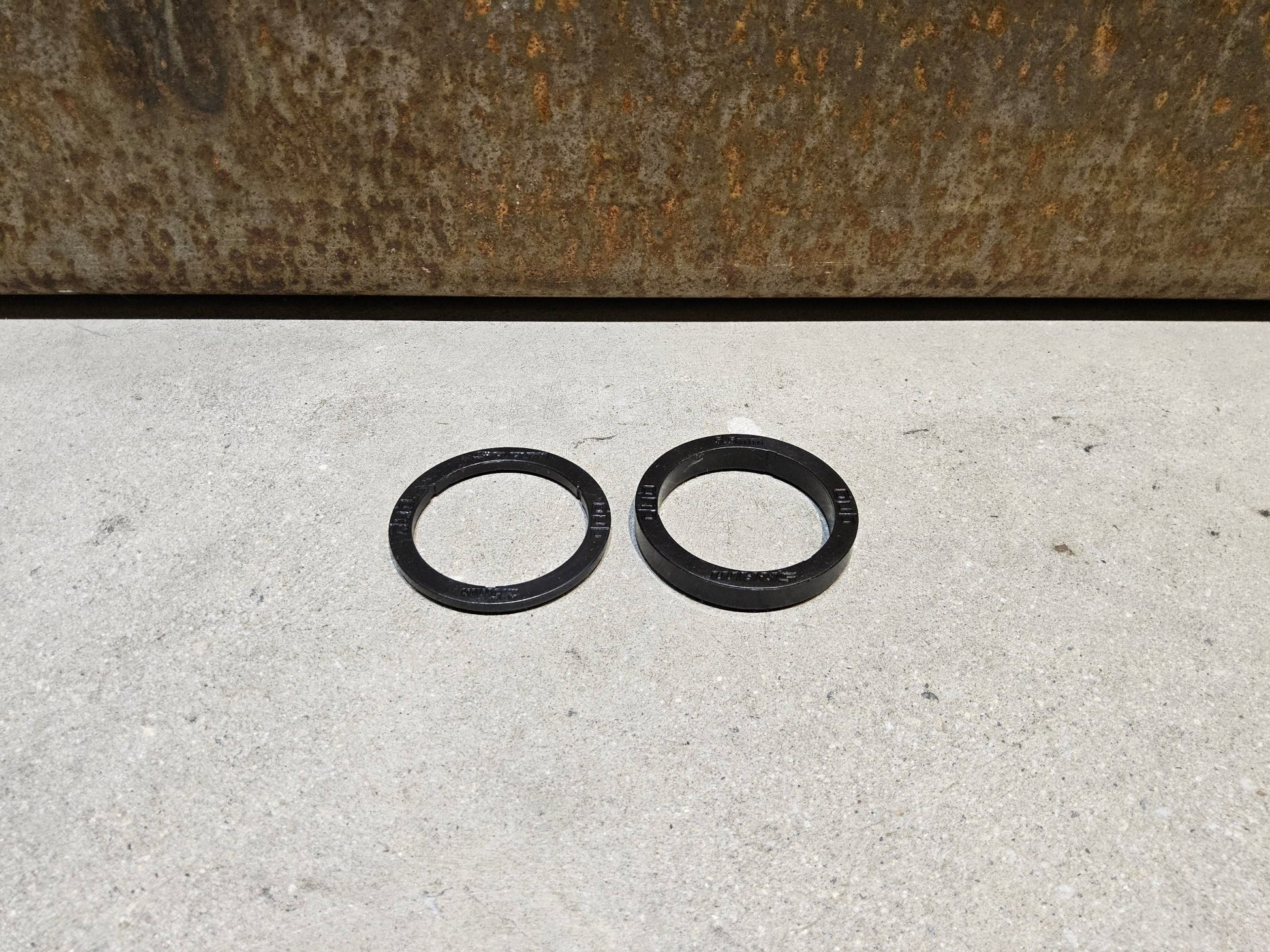 Innenlager von Sram, SRAM INNENLAGER DUB T47 / 85.5MM vor USEDBIKES - OB.DE Hintergrund