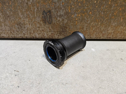 Innenlager von Sram, SRAM INNENLAGER DUB T47 / 85.5MM vor USEDBIKES - OB.DE Hintergrund