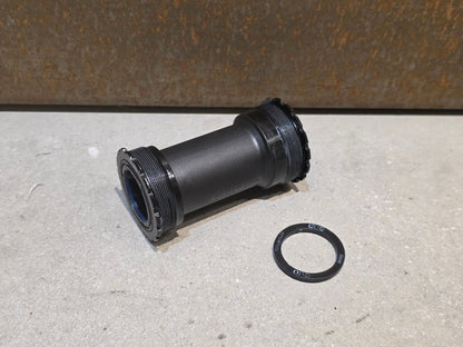 Innenlager von Sram, SRAM INNENLAGER DUB T47 / 85.5MM vor USEDBIKES - OB.DE Hintergrund