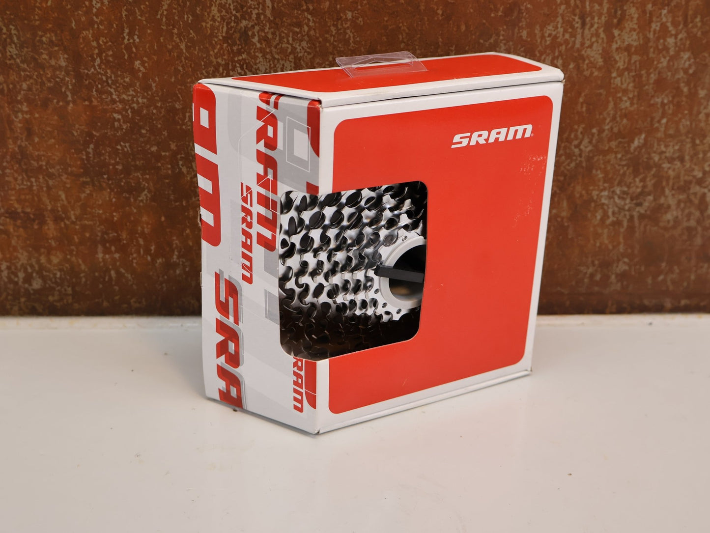 Kassette & Zahnkränze von Sram, SRAM KASSETTE PG - 1070 / 11 - 36 ZÄHNE / 10 - FACH / POWERGLIDE vor USEDBIKES - OB.DE Hintergrund