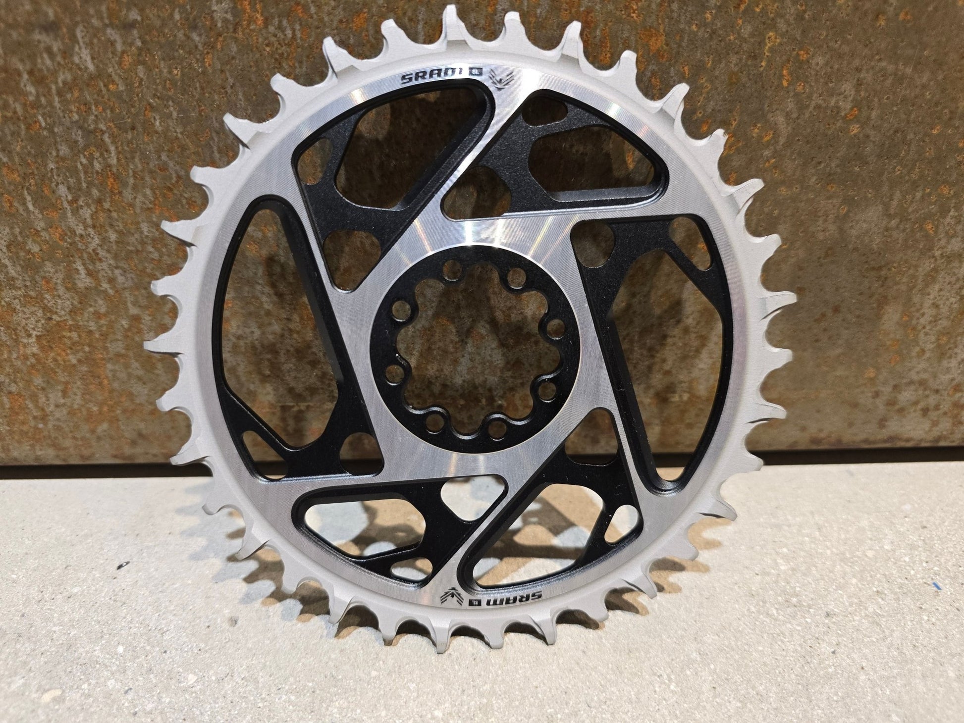 Kettenblatt von Sram, SRAM KETTENBLATT T - TYPE EAGLE XX SL / 0MM OFFSET / 34 ZÄHNE in variant_title vor USEDBIKES - OB.DE Hintergrund