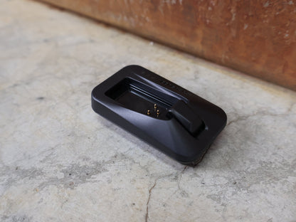 Zubehör von Sram, SRAM LADEGERÄT FÜR EAGLE / RED / FORCE / RIVAL / REVERB AXS & RED ETAP vor USEDBIKES - OB.DE Hintergrund