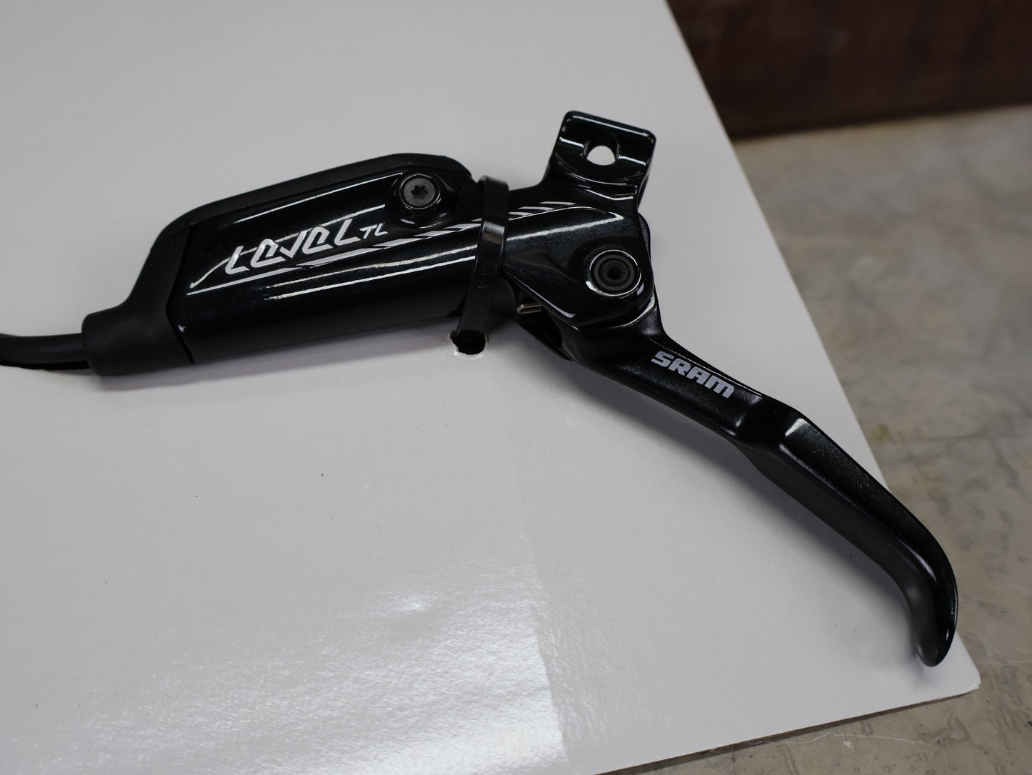 Bremse von Sram, SRAM LEVEL TL BREMSSET VORNE U. HINTEN SCHWARZ vor USEDBIKES - OB.DE Hintergrund