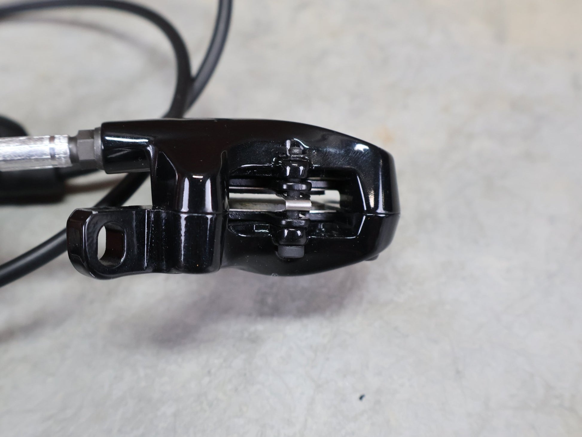 Bremse von Sram, SRAM LEVEL TL BREMSSET VORNE U. HINTEN SCHWARZ vor USEDBIKES - OB.DE Hintergrund