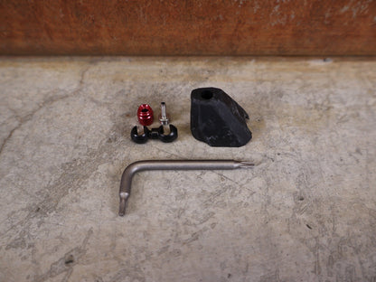 Bremse von Sram, SRAM LEVEL ULTIMATE STEALTH BREMSGRIFF C1 / CARBON CLEAR vor USEDBIKES - OB.DE Hintergrund