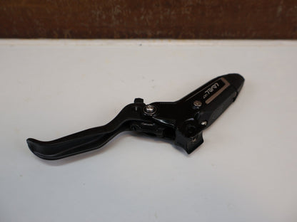 Bremse von Sram, SRAM LEVEL ULTIMATE STEALTH C1 CARBON SET / VR + HR / 2 - KOLBEN / STEALTH DESIGN vor USEDBIKES - OB.DE Hintergrund