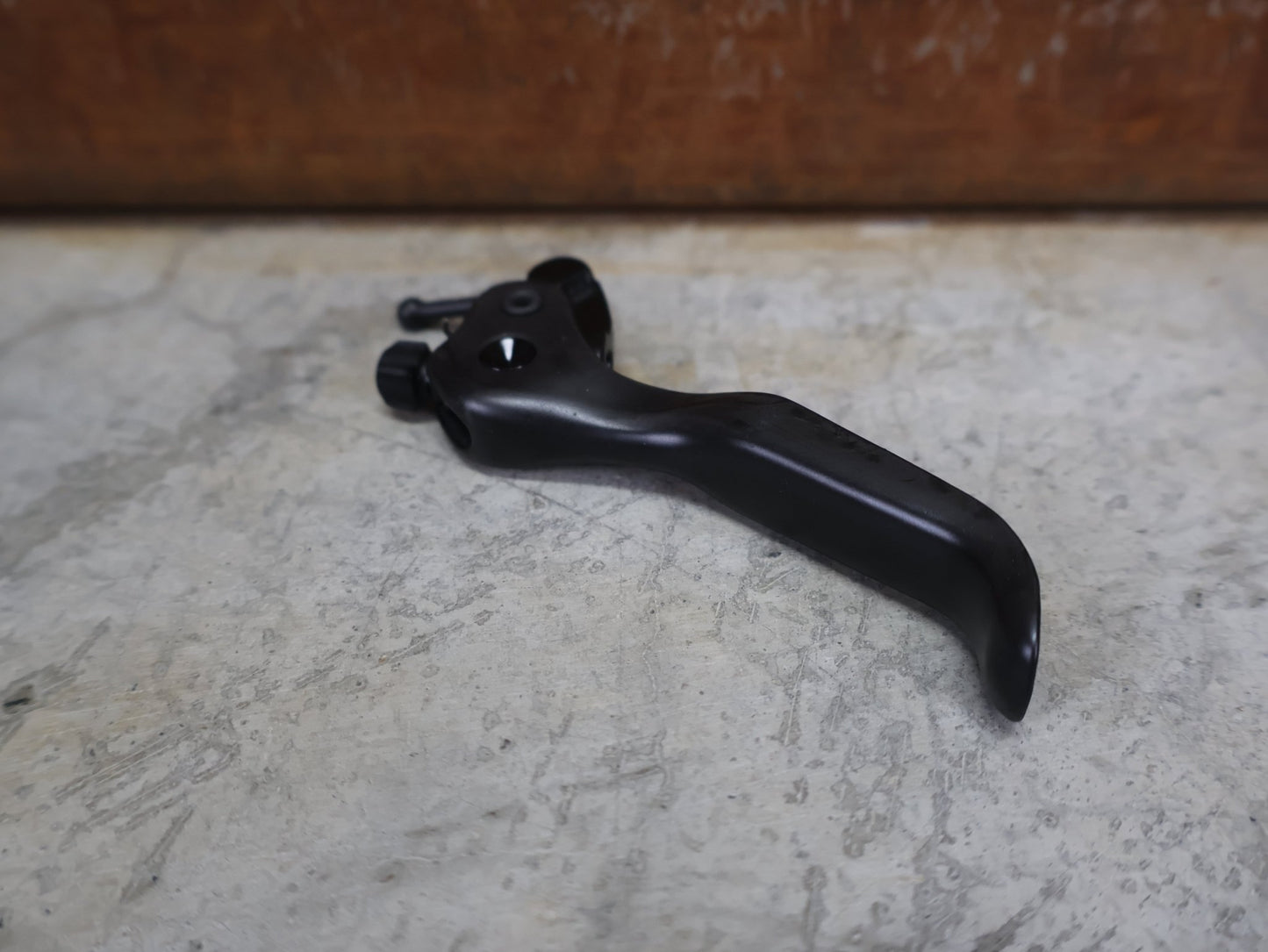 Zubehör von Sram, SRAM LEVEL ULTIMATE STEALTH ERSATZHEBEL CARBON C1 – ORIGINAL (11.5018.053.008) vor USEDBIKES - OB.DE Hintergrund