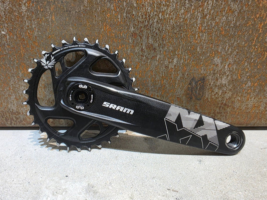 Kurbel von Sram, SRAM NX KURBEL EAGLE DUB / BOOST / 32 ZÄHNE / 175MM vor USEDBIKES - OB.DE Hintergrund
