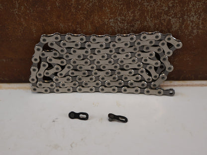 Kette von Sram, SRAM PC-1031 KETTE / 10-FACH / 114 GLIEDER / INKL. POWERLOCK / OEM vor USEDBIKES-OB.DE Hintergrund