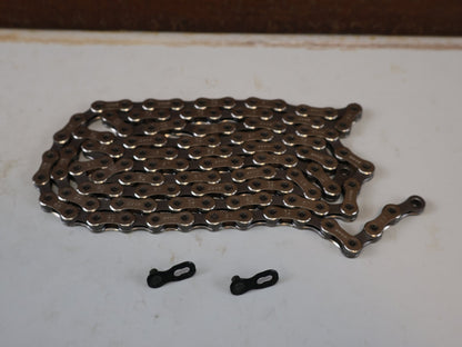 Kette von Sram, SRAM PC-1031 KETTE / 10-FACH / 114 GLIEDER / INKL. POWERLOCK / OEM vor USEDBIKES-OB.DE Hintergrund