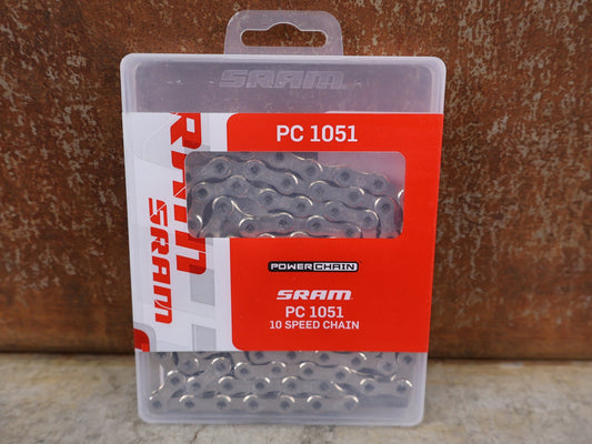 Zubehör von Sram, SRAM PC - 1051 KETTE / 10 - FACH / 114 GLIEDER / INKL. POWERLOCK vor USEDBIKES - OB.DE Hintergrund