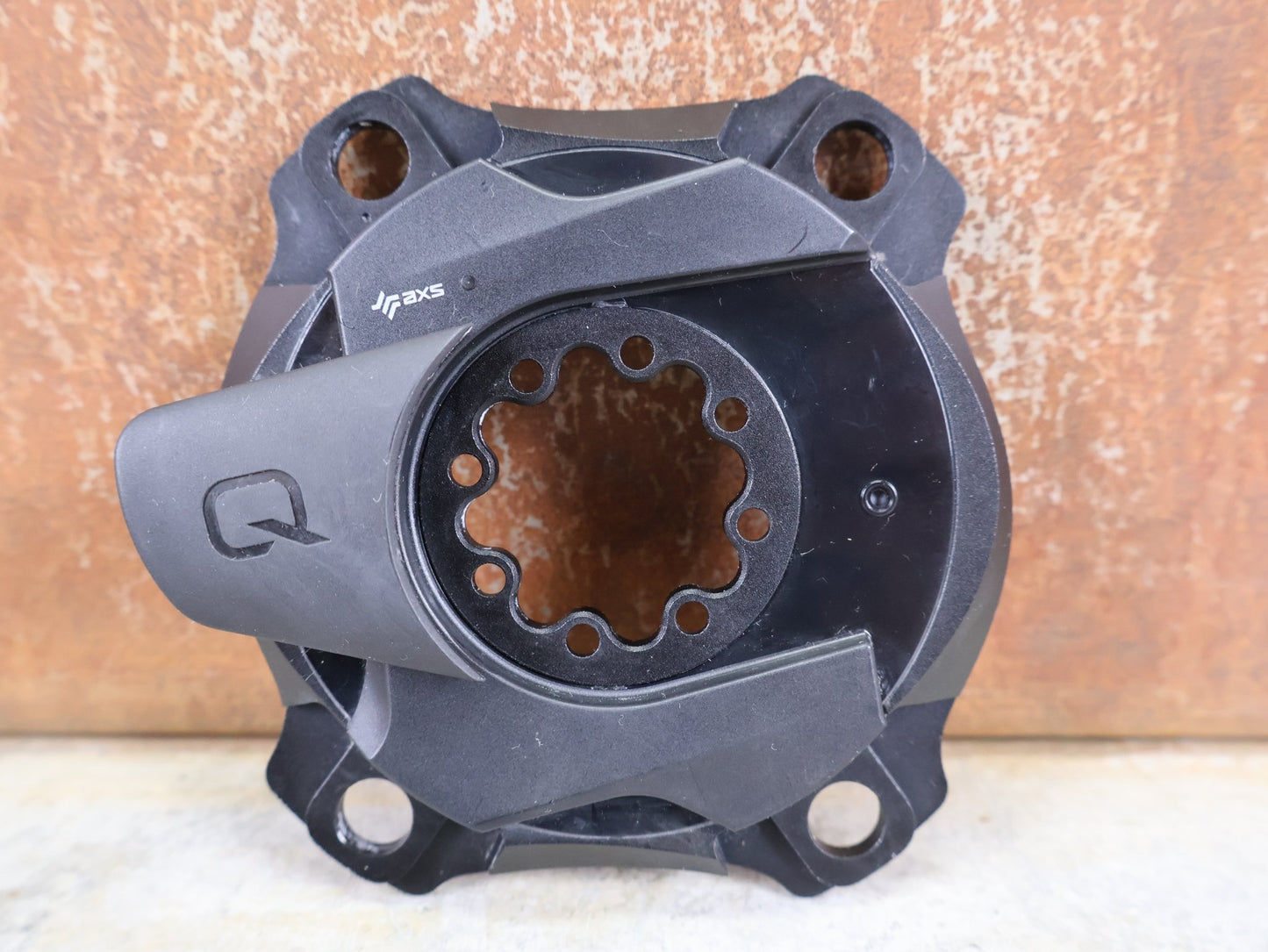 Powermeter von Sram, SRAM POWERMETER 8 - BOLT AXS SPIDER 107 BCD vor USEDBIKES - OB.DE Hintergrund