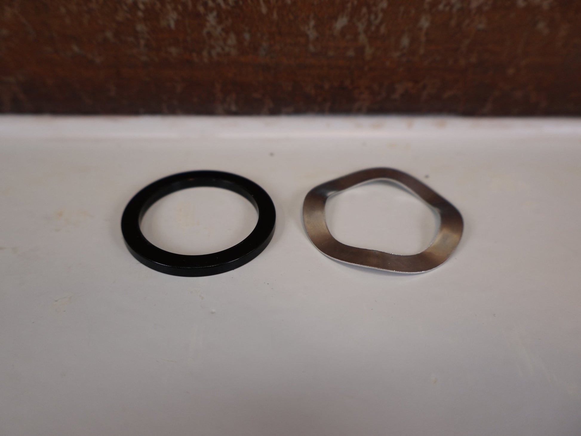Innenlager von Sram, SRAM PRESSFIT BB92 GXP INNENLAGER / PF41 - 89,5/92MM / MTB / 00.6415.033.020 vor USEDBIKES - OB.DE Hintergrund