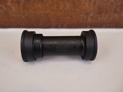 Innenlager von Sram, SRAM PRESSFIT BB92 GXP INNENLAGER / PF41 - 89,5/92MM / MTB / 00.6415.033.020 vor USEDBIKES - OB.DE Hintergrund
