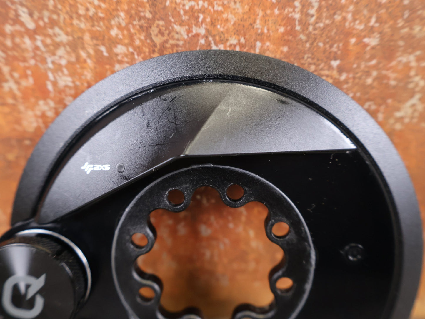 Powermeter von Sram, SRAM QUARQ POWER METER SPIDER AXS – XX / XX SL – 8 - LOCH – 55 MM KETTENLINIE vor USEDBIKES - OB.DE Hintergrund