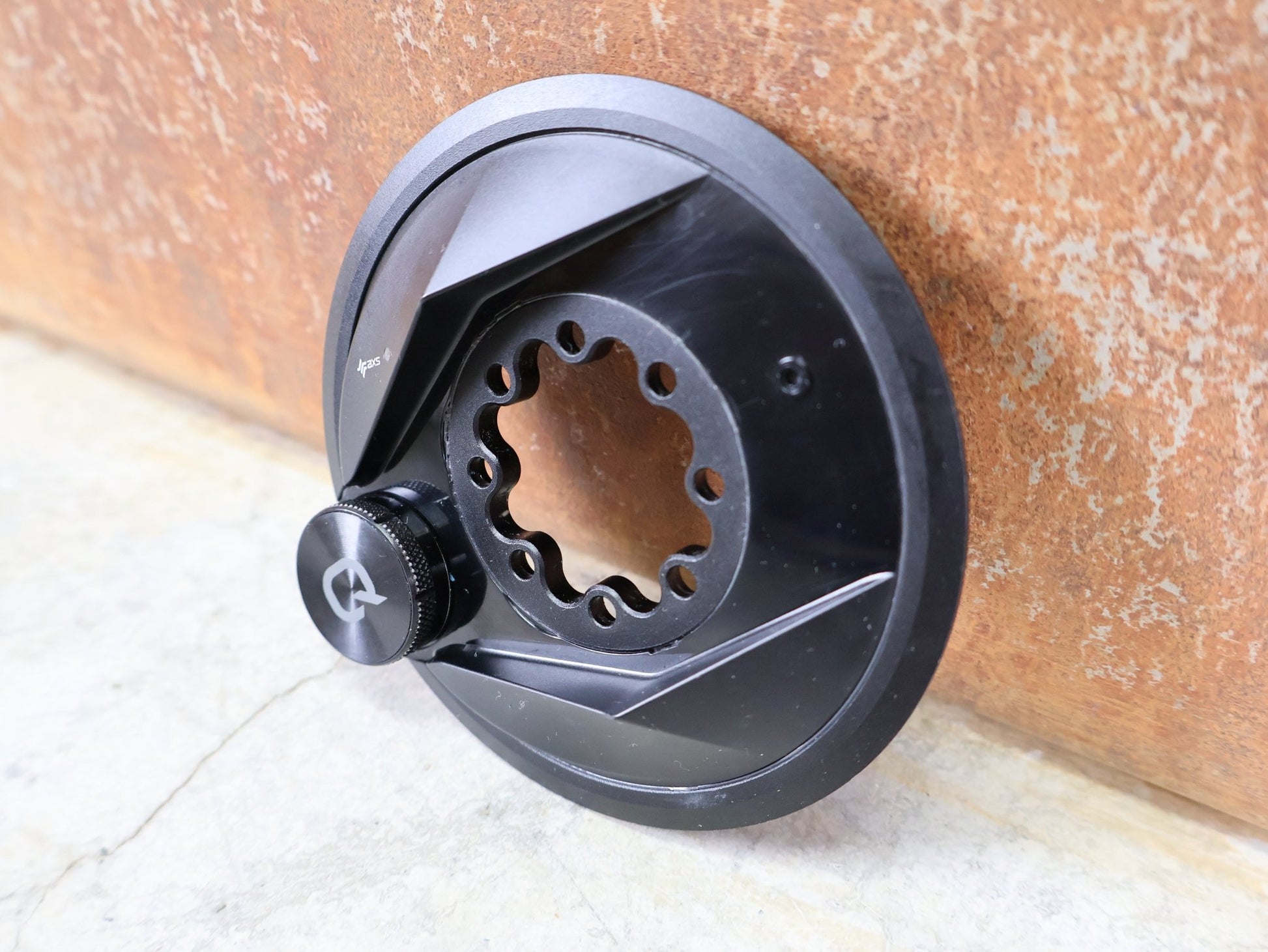 Powermeter von Sram, SRAM QUARQ POWER METER SPIDER AXS – XX / XX SL – 8 - LOCH – TRANSMISSION vor USEDBIKES - OB.DE Hintergrund