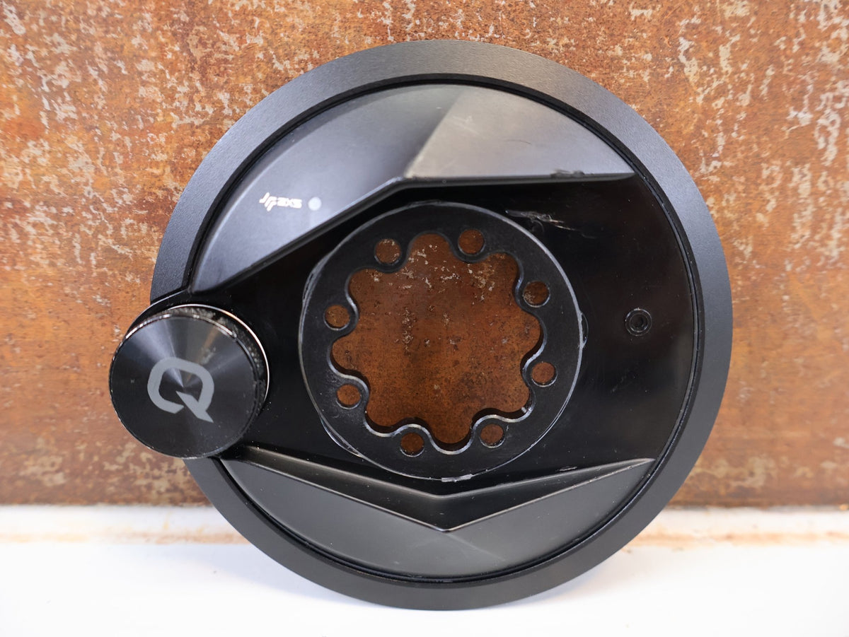 Powermeter von Sram, SRAM QUARQ POWER METER SPIDER LEISTUNGSMESSER XX SL AXS vor USEDBIKES-OB.DE Hintergrund