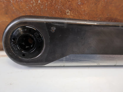 Kurbel von Sram, SRAM RED AXS D1 CARBON ROAD KURBELARME 172,5MM DUB / 8-BOLT vor USEDBIKES-OB.DE Hintergrund