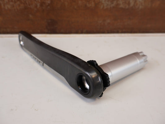 Kurbel von Sram, SRAM RED AXS D1 CARBON ROAD KURBELARME 8-BOLT DUB / 175MM vor USEDBIKES-OB.DE Hintergrund