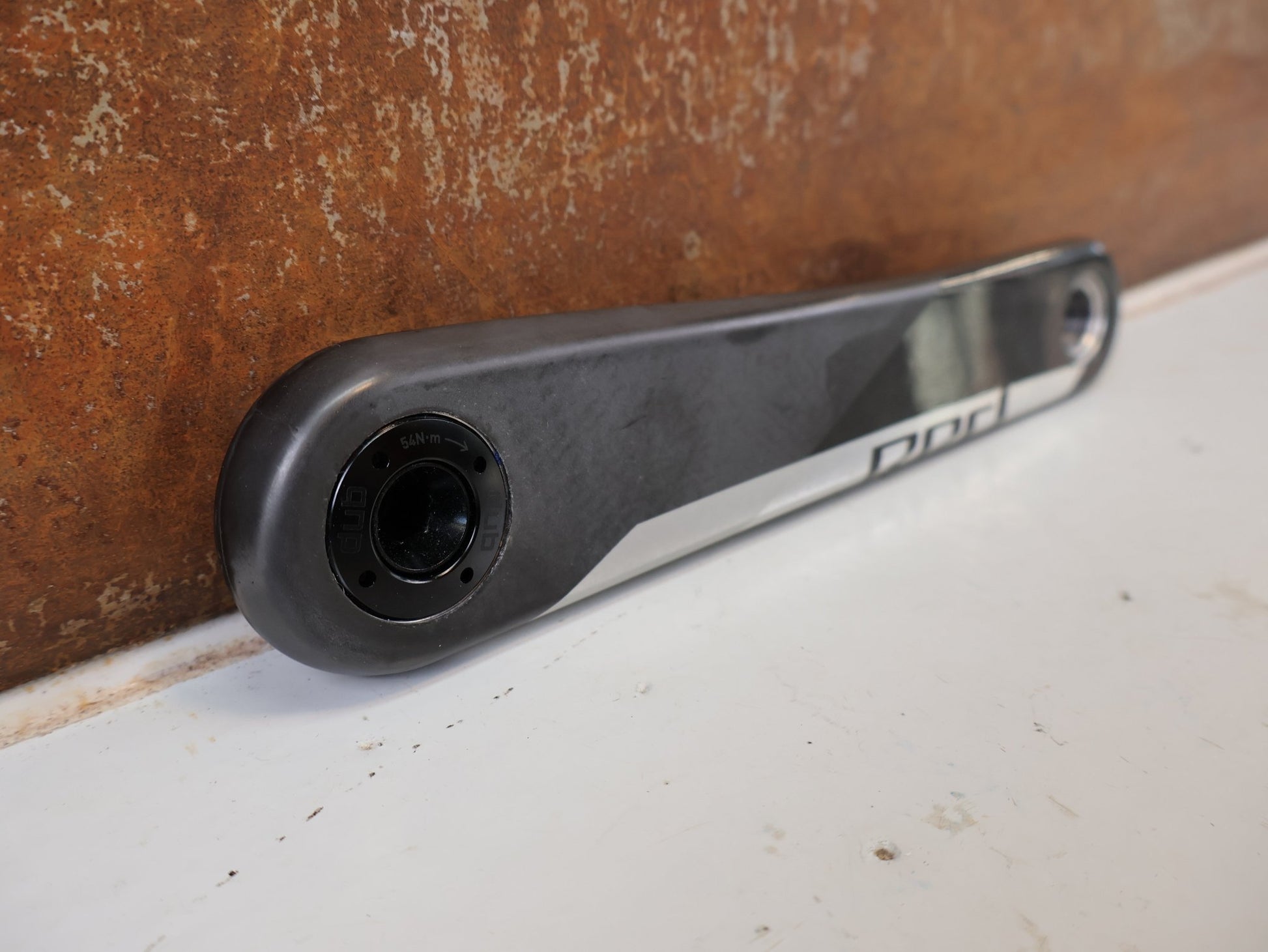 Kurbel von Sram, SRAM RED AXS D1 CARBON ROAD KURBELARME 8-BOLT DUB / 175MM vor USEDBIKES-OB.DE Hintergrund