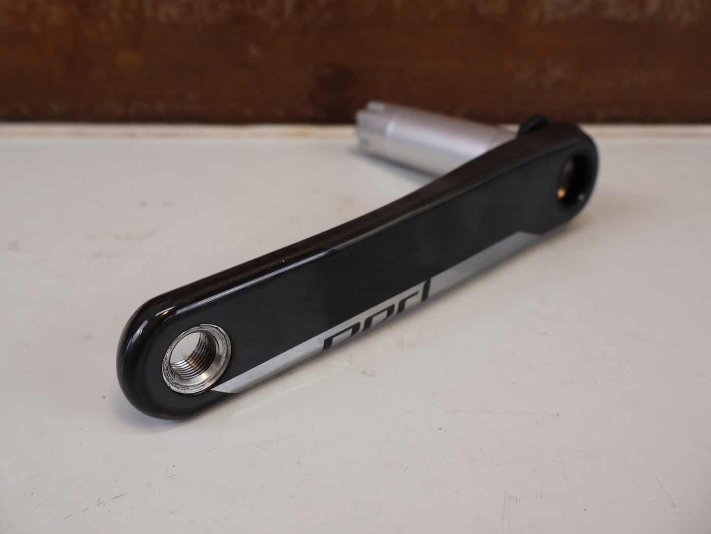 Kurbel von Sram, SRAM RED AXS D1 CARBON ROAD KURBELARME 8-BOLT DUB / 175MM vor USEDBIKES-OB.DE Hintergrund