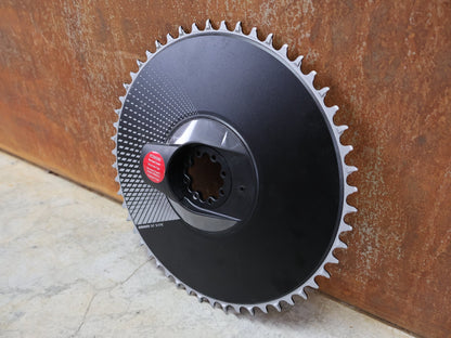 Kettenblatt von Sram, SRAM – RED AXS D1 POWER SENSOR KIT / POWERMETER / 54 ZÄHNE / 1 FACH / QUARQ DZERO vor USEDBIKES - OB.DE Hintergrund