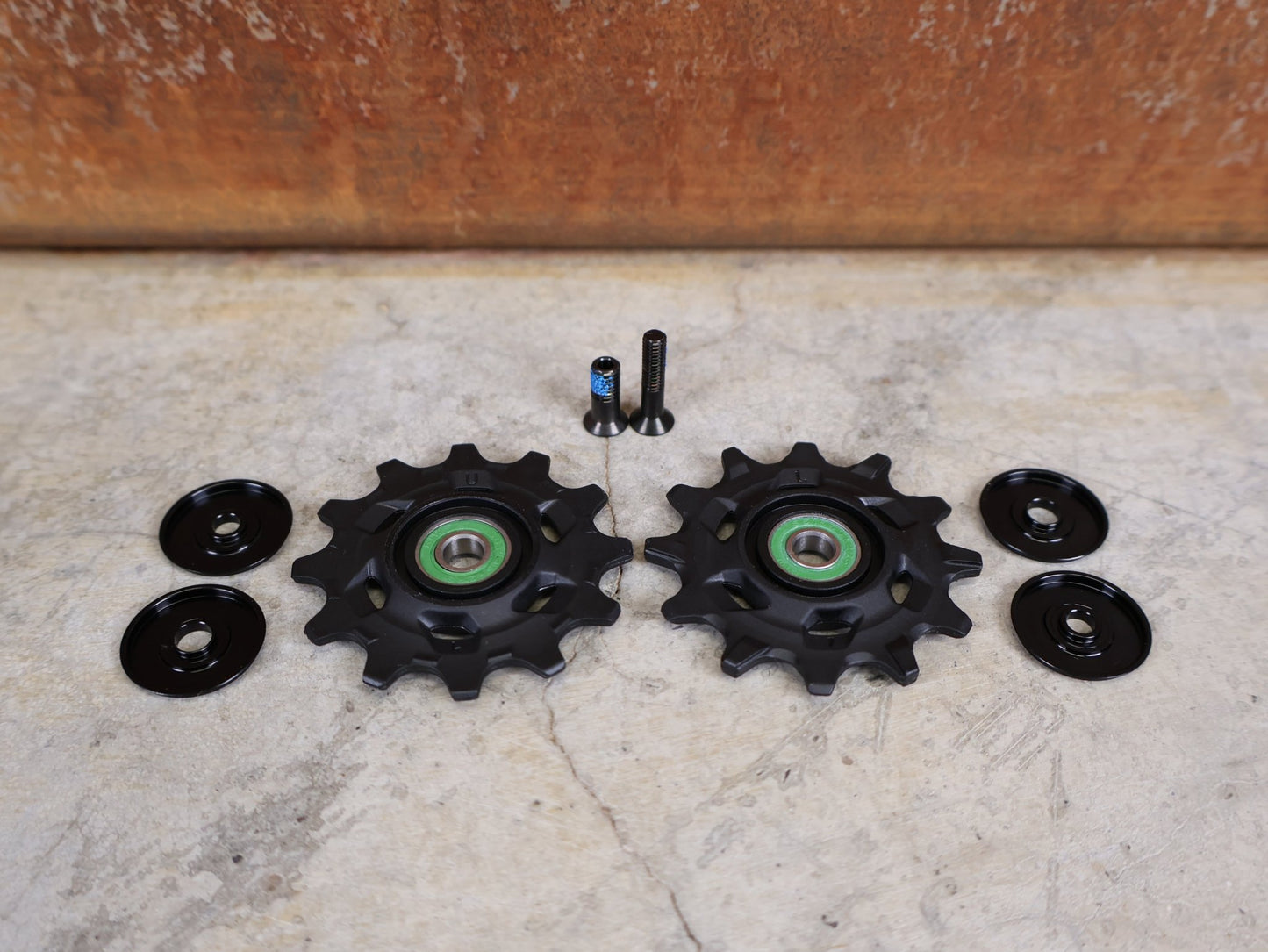 Zubehör von Sram, SRAM – RED AXS D1 SCHALTROLLEN - SET / 12 - FACH / KERAMIK vor USEDBIKES - OB.DE Hintergrund