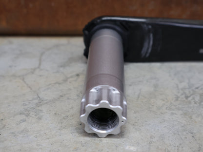 Kurbel von Sram, SRAM RED AXS D1 – TEAM EDITION / DUB SL AXLE / 165–175 MM – LEFT CARBON REPLACEMENT ARM vor USEDBIKES - OB.DE Hintergrund