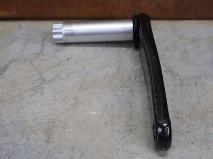 Kurbel von Sram, SRAM RED AXS D1 – TEAM EDITION / DUB SL AXLE / 165–175 MM – LEFT CARBON REPLACEMENT ARM vor USEDBIKES - OB.DE Hintergrund