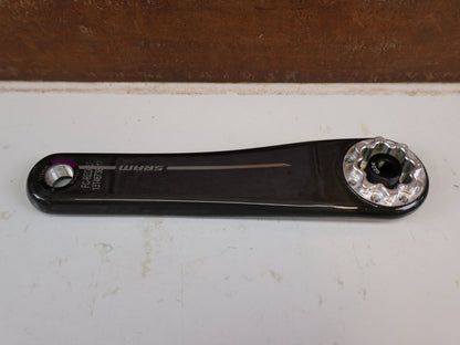 Kurbel von Sram, SRAM RED AXS E1 KURBELARME 170MM DUB SL 8-BOLT 309G vor USEDBIKES-OB.DE Hintergrund