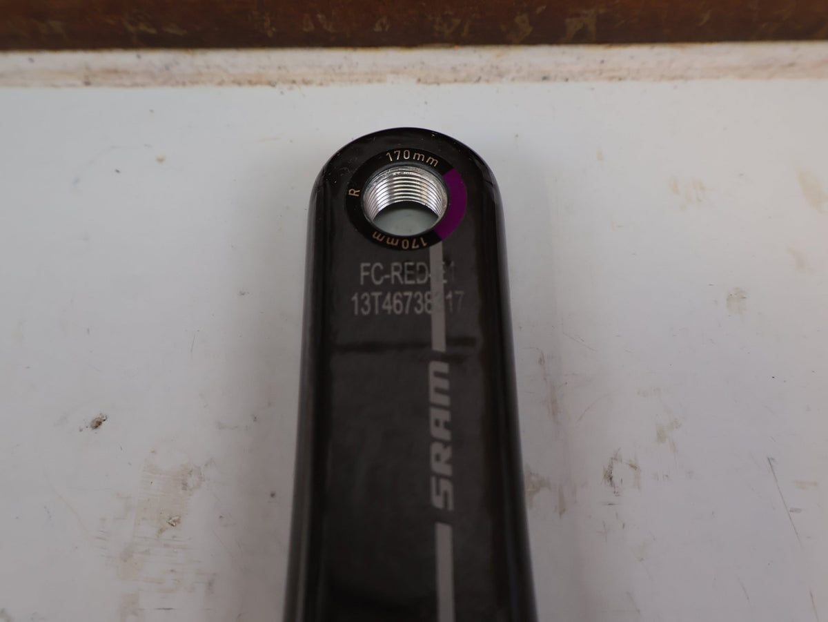 Kurbel von Sram, SRAM RED AXS E1 KURBELARME 170MM DUB SL 8-BOLT 309G vor USEDBIKES-OB.DE Hintergrund