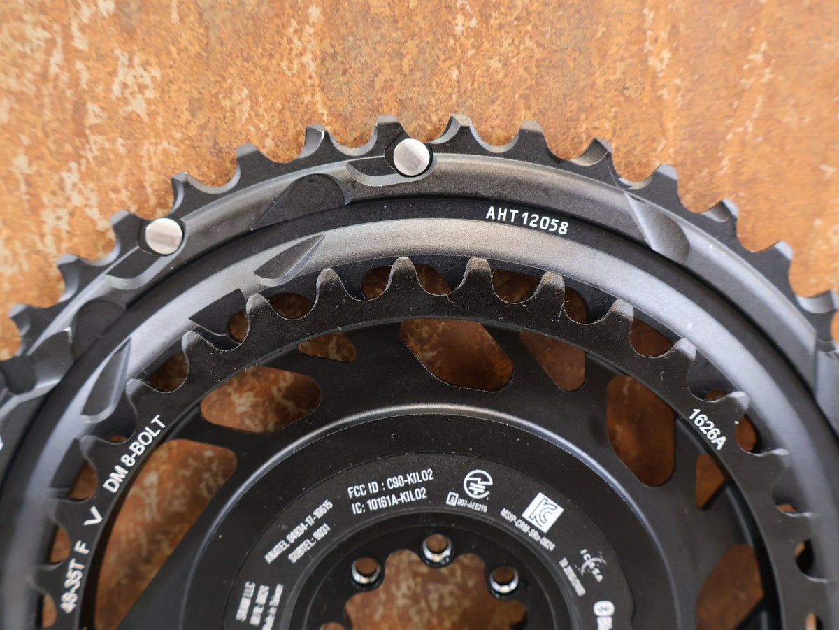 Powermeter von Sram, SRAM RED AXS E1 POWERMETER KIT 48-35T 8 BOLT 263G vor USEDBIKES-OB.DE Hintergrund