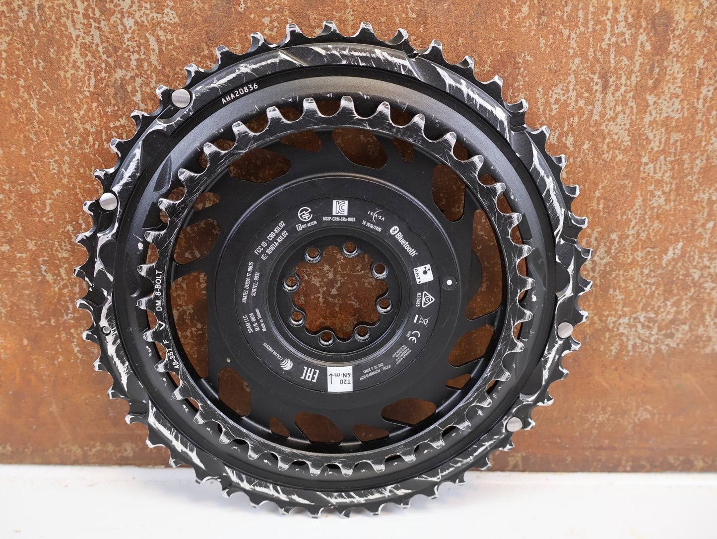 Powermeter von Sram, SRAM RED AXS E1 POWERMETER KIT 48-35T / BASTLERWARE vor USEDBIKES-OB.DE Hintergrund