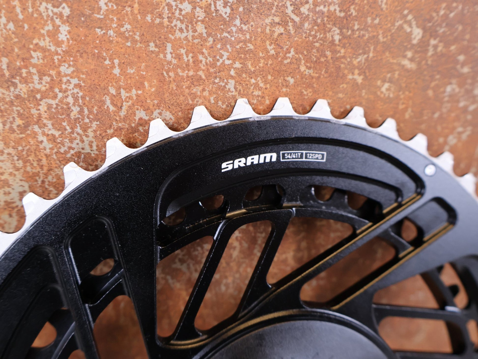 Kettenblatt von Sram, SRAM RED AXS E1 POWERMETER - KIT / QUARQ – 54/41 ZÄHNE – DUB – 12 - FACH ROAD vor USEDBIKES - OB.DE Hintergrund