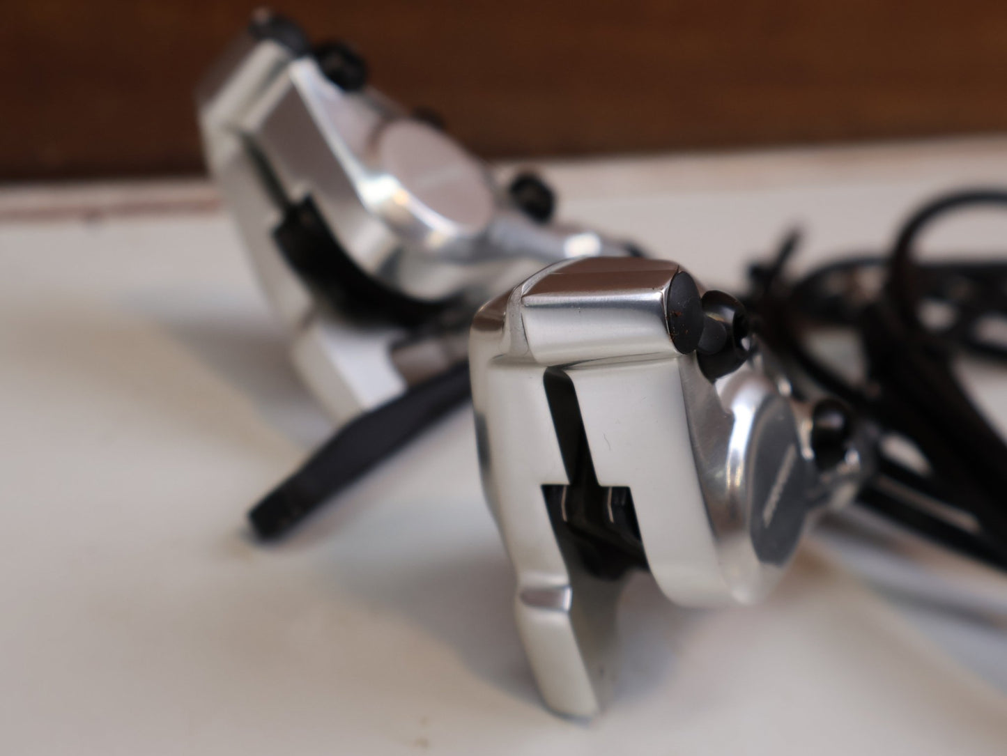 Brems-/ Schalthebel von Sram, SRAM RED AXS E1 SCHALT-BREMSHEBEL + HYDR. SCHEIBENBREMSE SET vor USEDBIKES-OB.DE Hintergrund