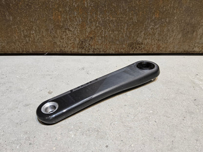 Kurbel von Sram, SRAM RED AXS KURBELARME D1 DUB 8 - BOLT 172,5MM vor USEDBIKES - OB.DE Hintergrund
