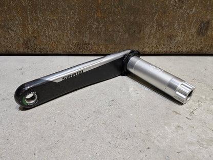 Kurbel von Sram, SRAM RED AXS KURBELARME D1 DUB 8 - BOLT 172,5MM vor USEDBIKES - OB.DE Hintergrund
